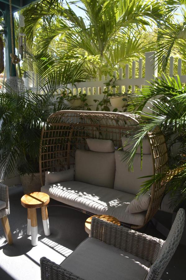 Turtle Bay Inn Лахас Экстерьер фото